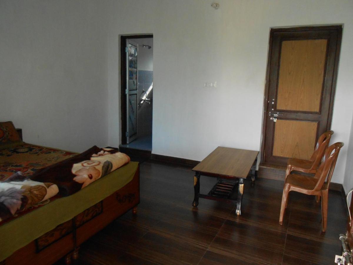 Bīr Mohinder & Mohindra Home Stay מראה חיצוני תמונה
