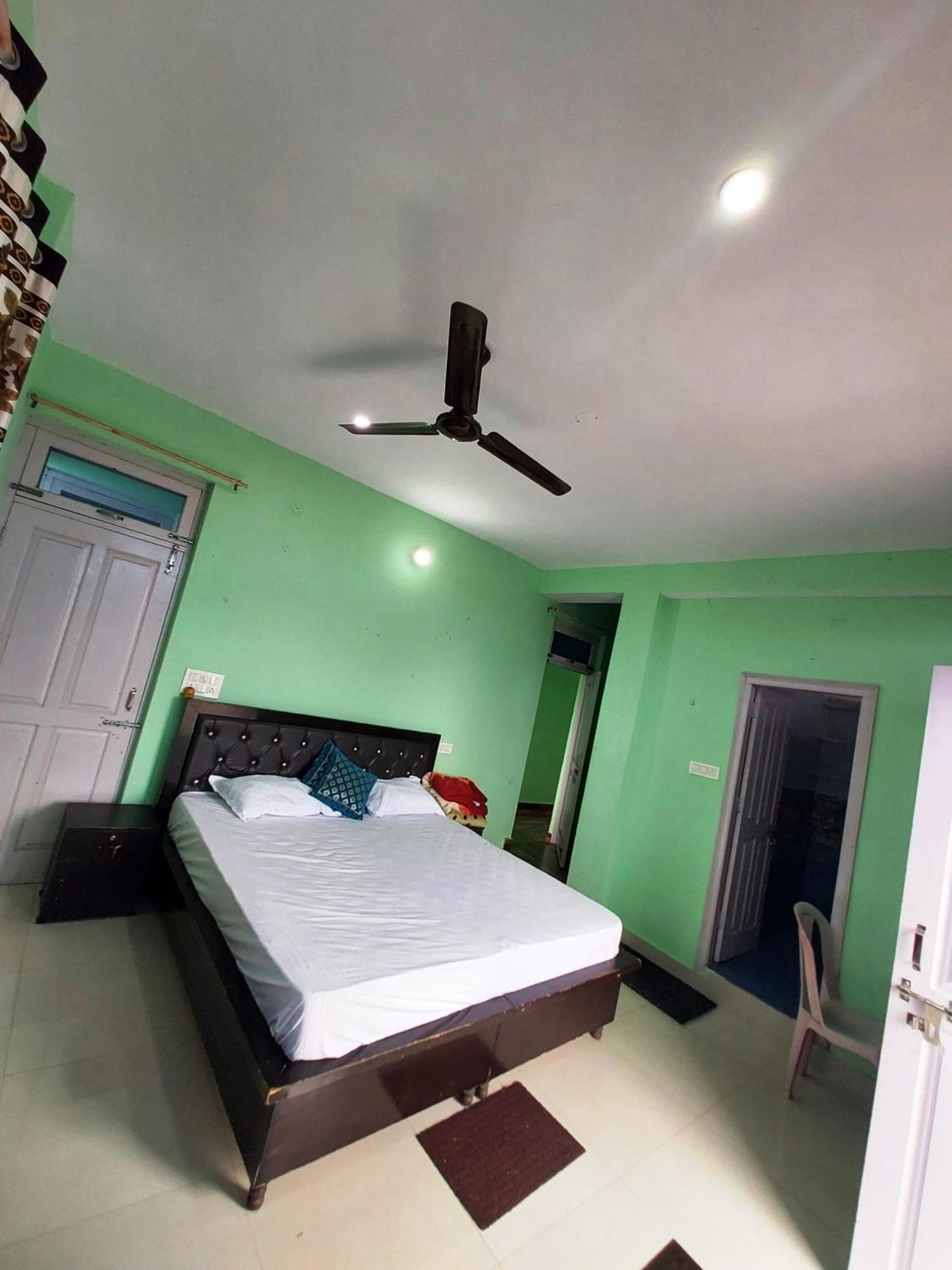 Bīr Mohinder & Mohindra Home Stay מראה חיצוני תמונה