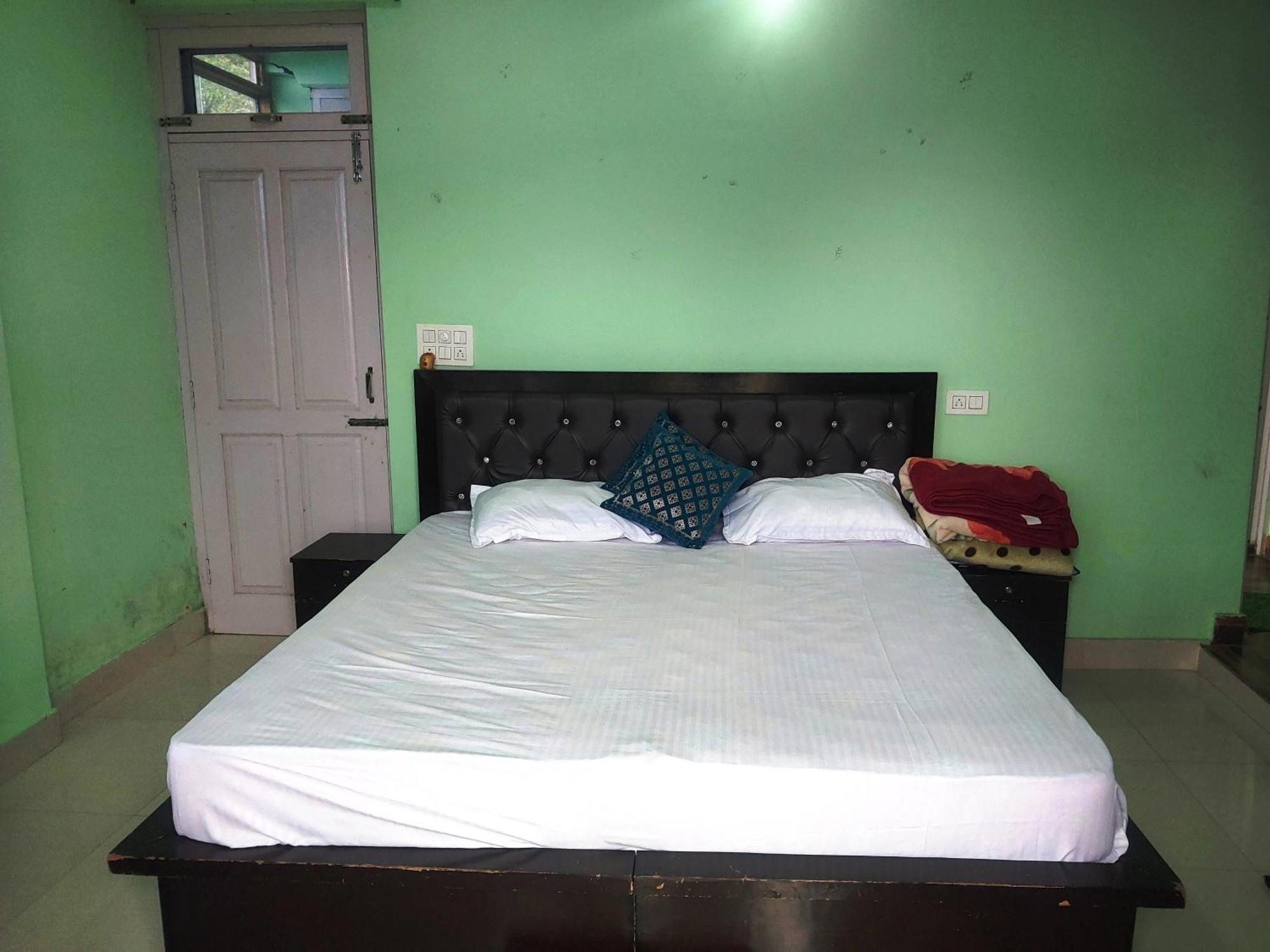Bīr Mohinder & Mohindra Home Stay מראה חיצוני תמונה