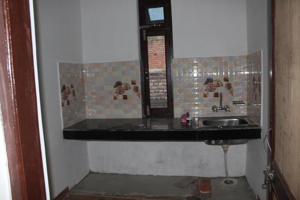 Bīr Mohinder & Mohindra Home Stay מראה חיצוני תמונה