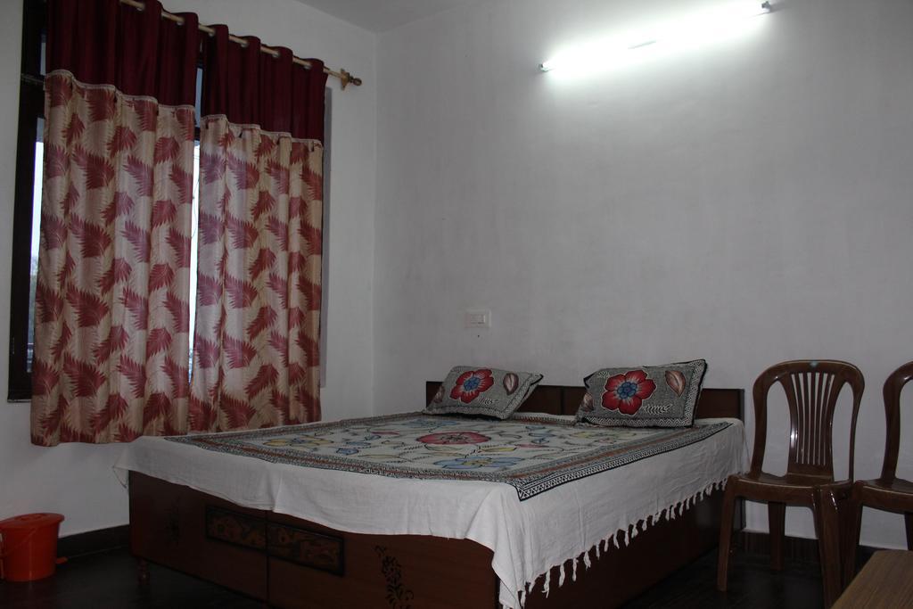 Bīr Mohinder & Mohindra Home Stay מראה חיצוני תמונה
