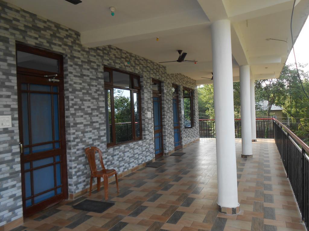 Bīr Mohinder & Mohindra Home Stay מראה חיצוני תמונה