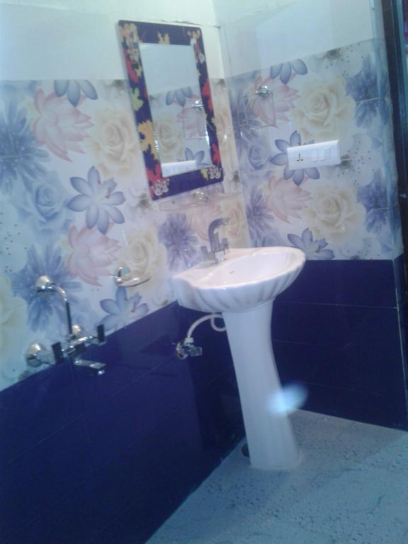 Bīr Mohinder & Mohindra Home Stay מראה חיצוני תמונה